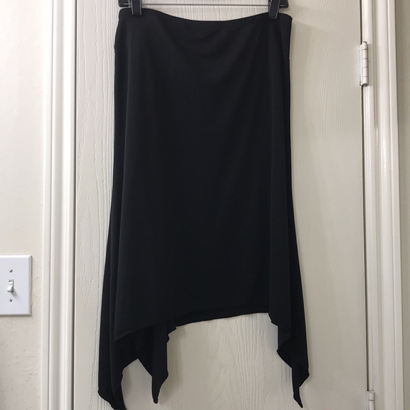 New York and Company Handkerchief skirt.  Size M. - Picture 6 of 6